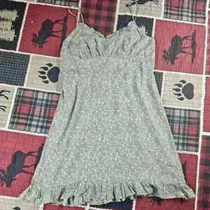 Large dress forum.green and yellow floral dress.